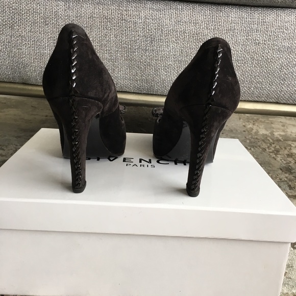 Roger Vivier. Brown Suede heels - Picture 4 of 7